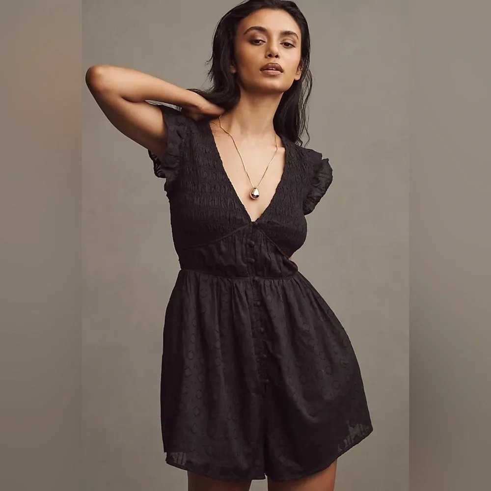 BY ANTHROPOLOGIE The Peregrine Romper Cotton Smocked Ruffle Sleeve Medium GUC - Picture 1 of 10
